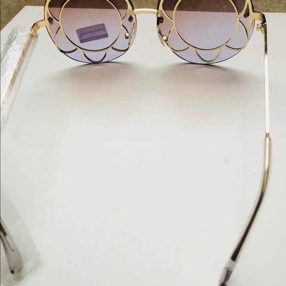 Sold Sold!!Stylish Metal Round Sunglasses. - Picture 4 of 4